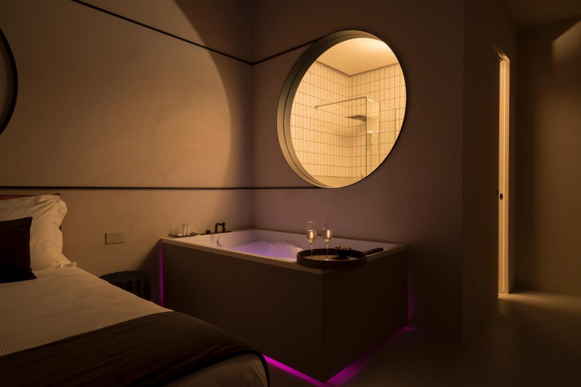 Demetra Luxury Suites نابولي المظهر الخارجي الصورة