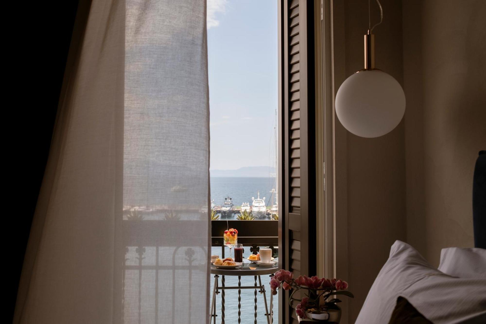 Demetra Luxury Suites نابولي المظهر الخارجي الصورة